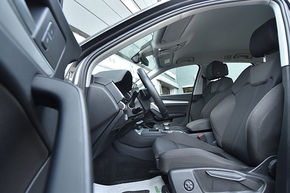 Audi Q5 10 of 29
