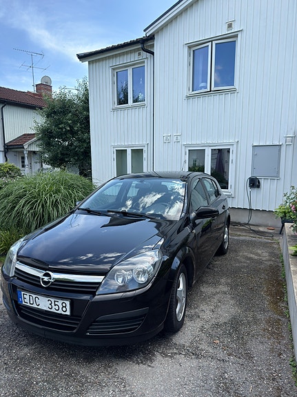 Opel Astra 2 of 7
