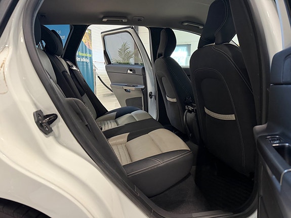 Volvo V50 12 of 19