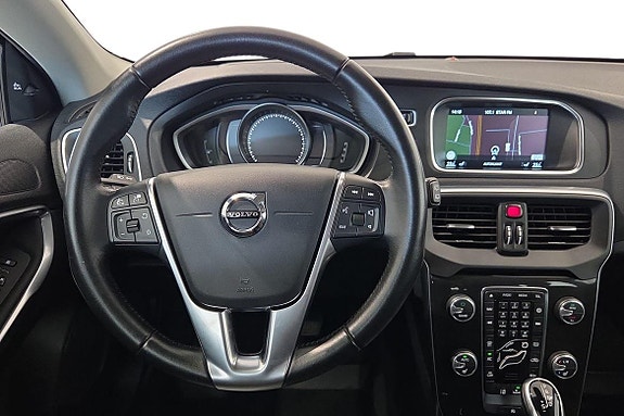 Volvo V40 Cross Country 10 of 23