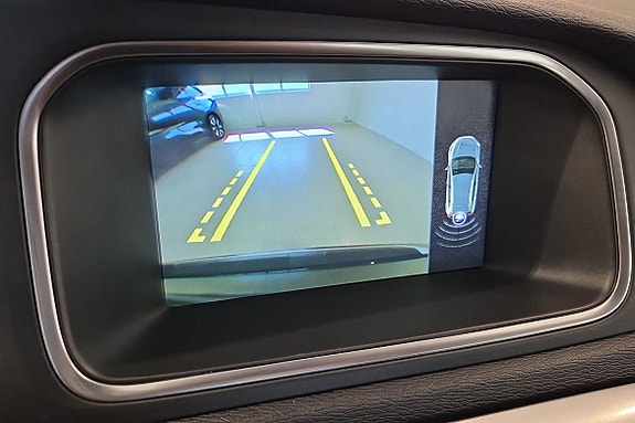 Volvo V40 Cross Country 13 of 23