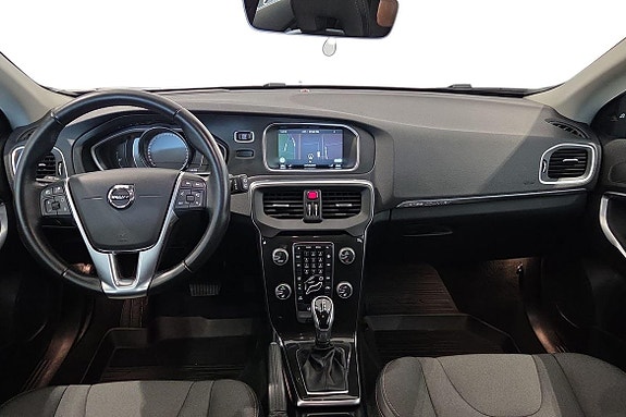 Volvo V40 Cross Country 9 of 23