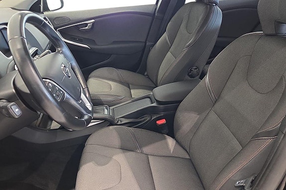 Volvo V40 Cross Country 7 of 23