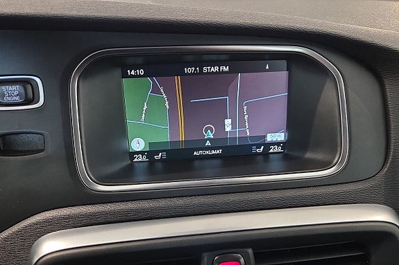 Volvo V40 Cross Country 12 of 23