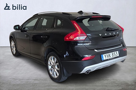 Volvo V40 Cross Country 2 of 23