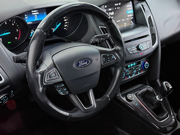 Ford Focus 2 of 27