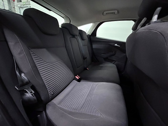 Ford Focus 11 of 27