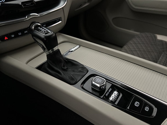 Volvo XC60 23 of 30