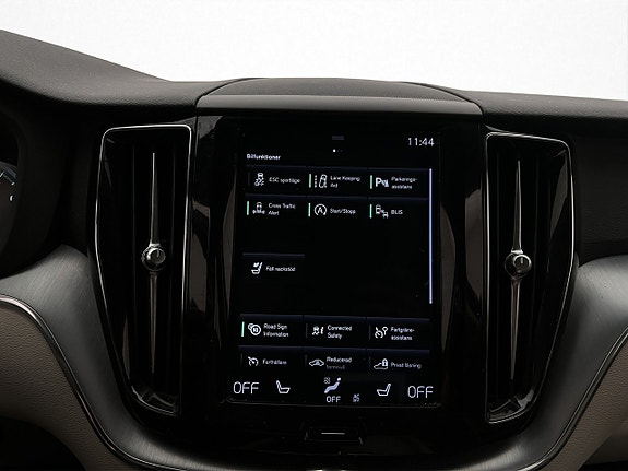 Volvo XC60 17 of 30