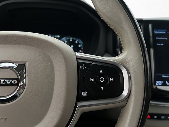 Volvo XC60 15 of 30