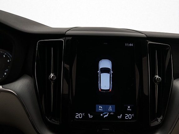 Volvo XC60 21 of 30
