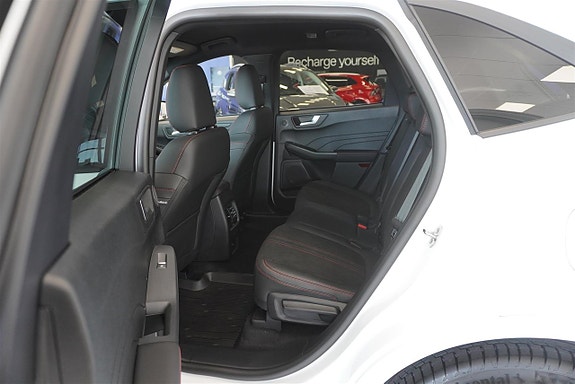 Ford Kuga 8 of 12