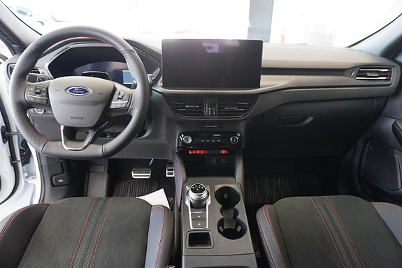 Ford Kuga 10 of 12