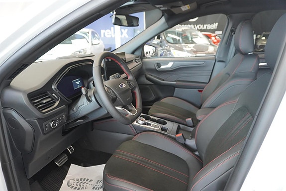 Ford Kuga 9 of 12