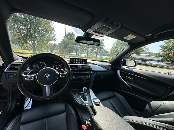 BMW 330i 6 of 6