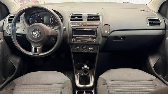 Volkswagen Polo 11 of 15