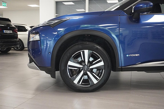Nissan X-Trail 3 of 17