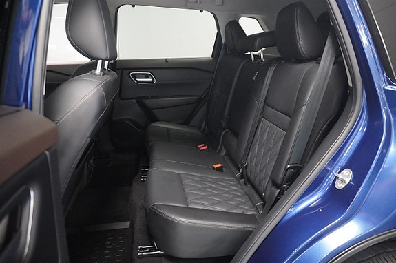 Nissan X-Trail 8 of 17