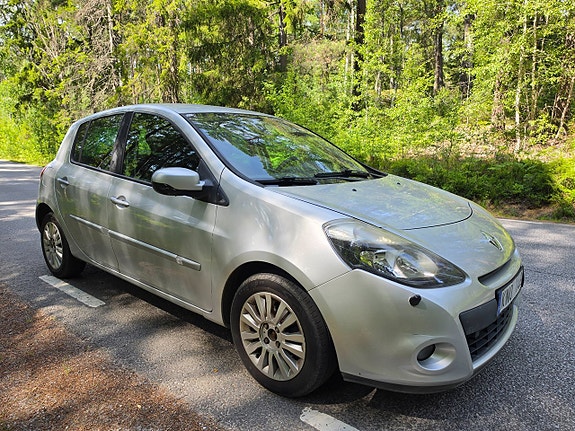 Renault Clio 8 of 14