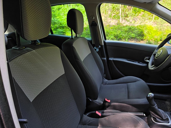 Renault Clio 9 of 14