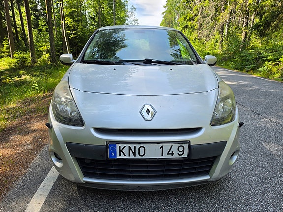 Renault Clio 2 of 14