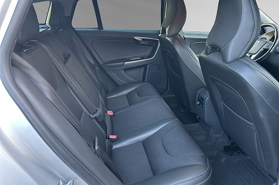 Volvo V60 Cross Country 11 of 22