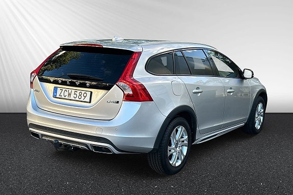Volvo V60 Cross Country 5 of 22