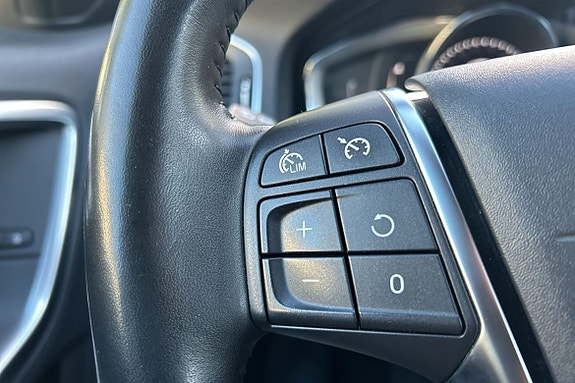 Volvo V60 Cross Country 20 of 22