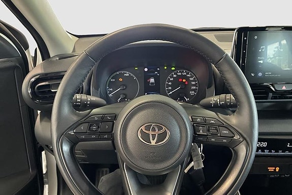Toyota Yaris 11 of 12