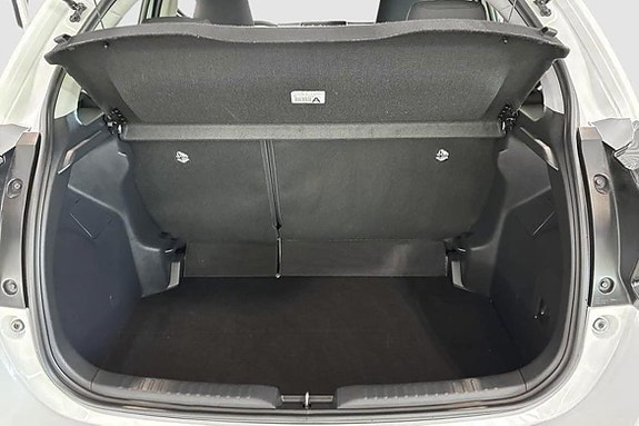 Toyota Yaris 12 of 12