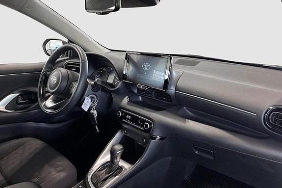 Toyota Yaris 6 of 12
