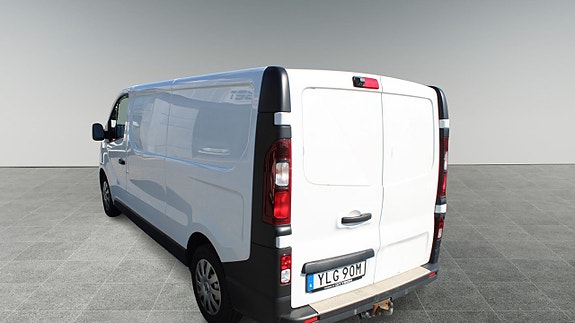 Renault Trafic 4 of 11
