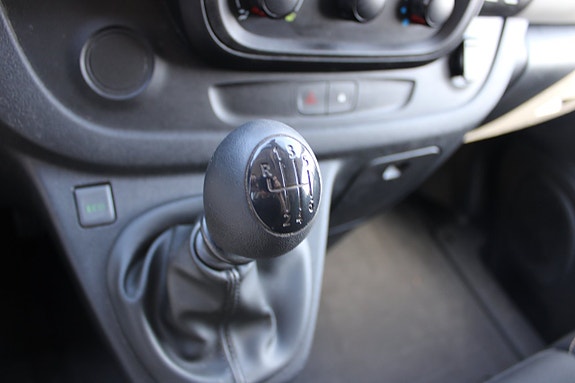 Renault Trafic 11 of 11
