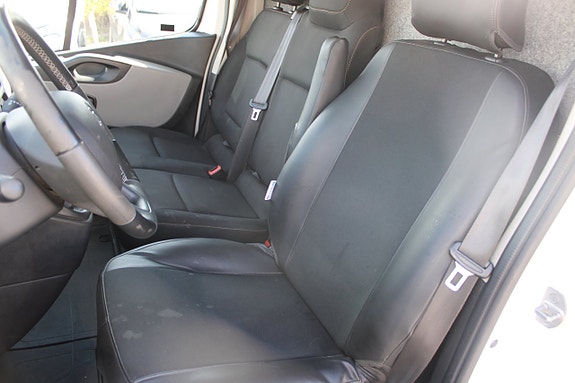 Renault Trafic 8 of 11