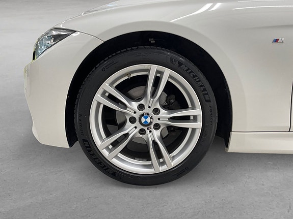 BMW 320 8 of 19