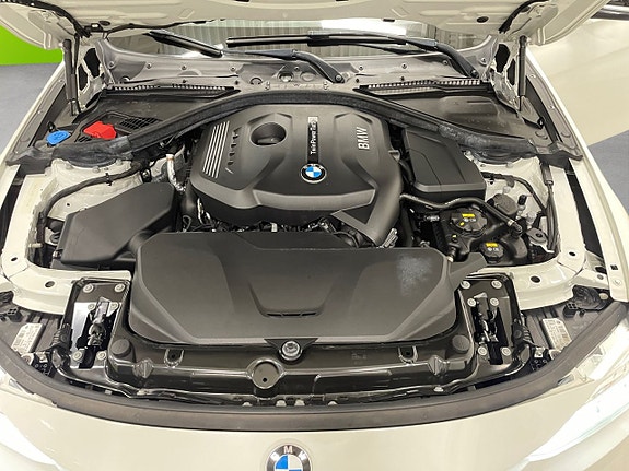 BMW 320 17 of 19