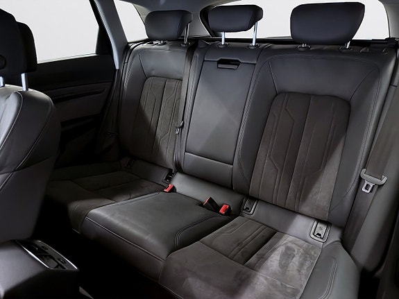 Audi e-tron 10 of 19