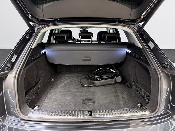 Audi e-tron 15 of 19