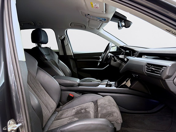 Audi e-tron 14 of 19