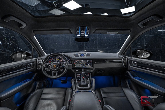 Porsche Cayenne 14 of 20