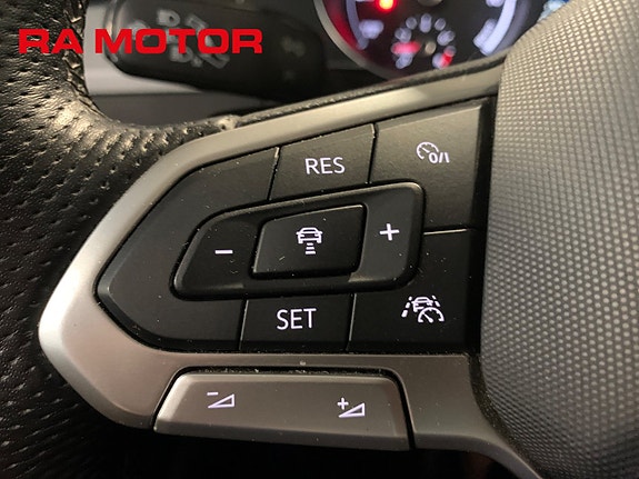Volkswagen Passat 17 of 23