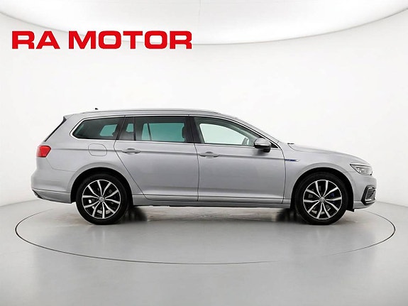 Volkswagen Passat 6 of 23