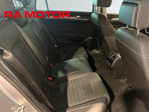 Volkswagen Passat 14 of 23