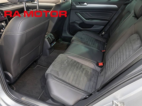 Volkswagen Passat 13 of 23