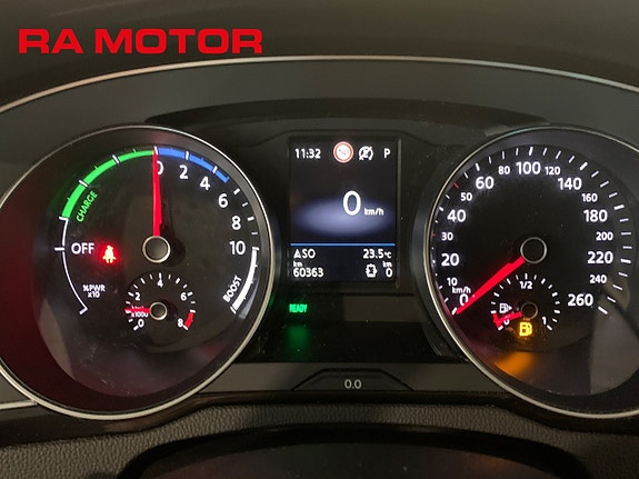 Volkswagen Passat 18 of 23