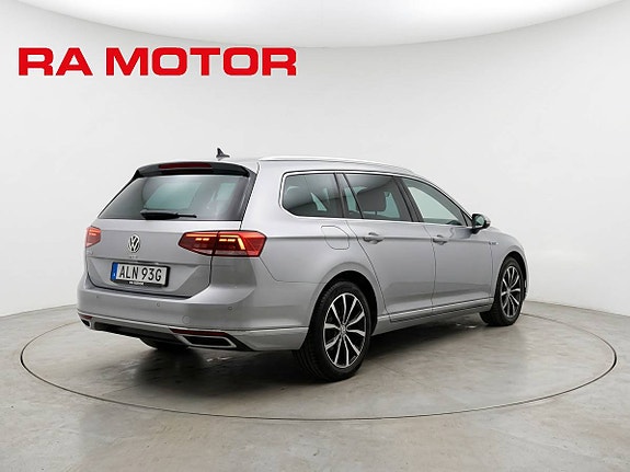 Volkswagen Passat 5 of 23