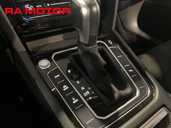 Volkswagen Passat 19 of 23