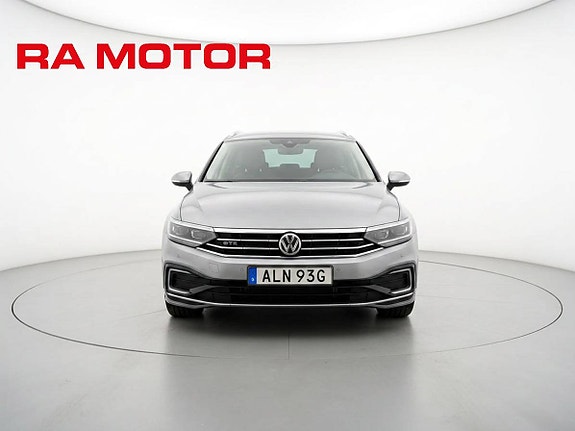 Volkswagen Passat 7 of 23