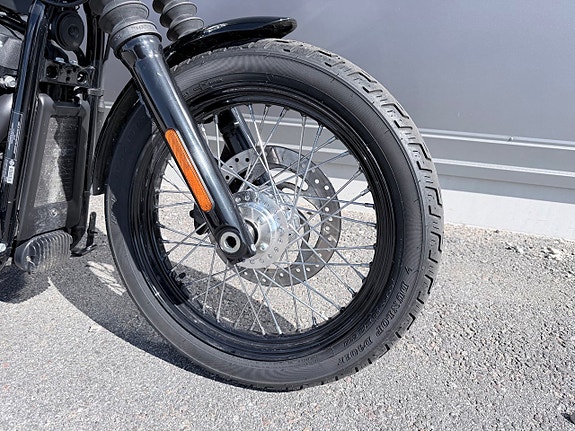 Harley-Davidson FXBBS Street bob 10 of 13