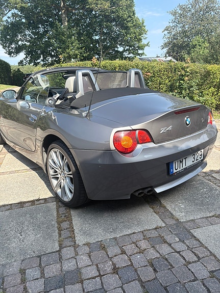 BMW Z4 2 of 11